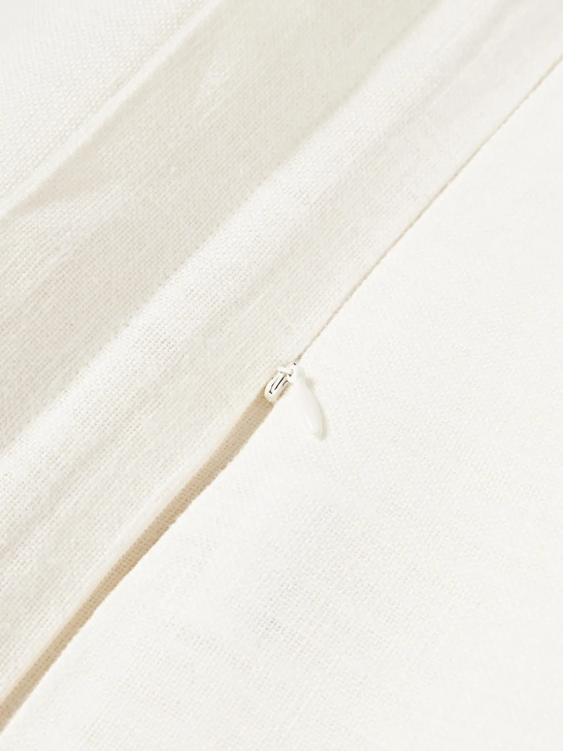 Funda de cojín de lino con dobladillo elevado Taryn