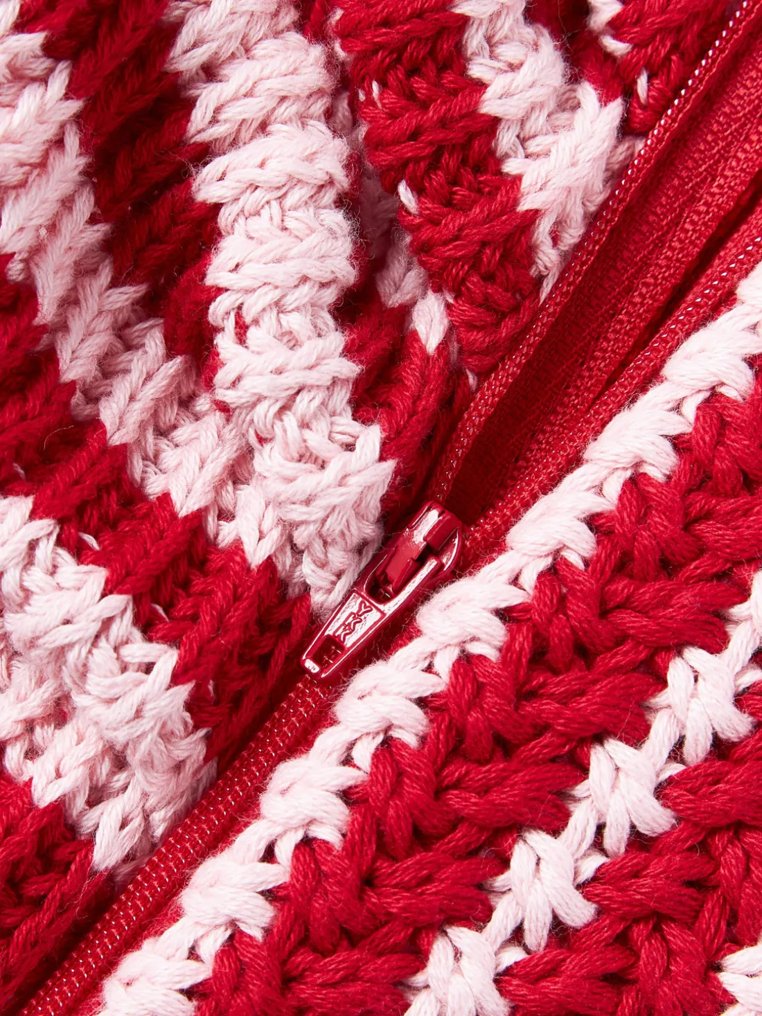 Funda de cojín de punto a rayas con volantes Blaise