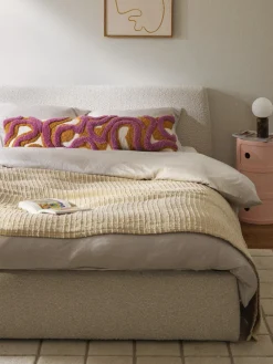 Funda de cojín grande artesanal con tejido capitoné Jiri