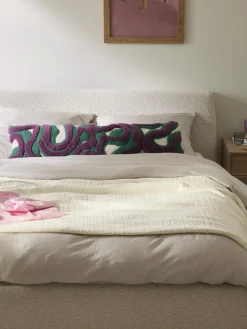 Funda de cojín grande artesanal con tejido capitoné Jiri