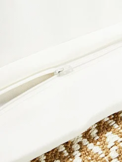 Funda de cojín para exterior con tejido artesanal y flecos Suria