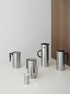 Jarrita para leche Arne Jacobsen