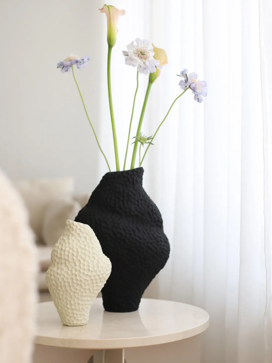 Jarrón de diseño con forma orgánica Isla, Al 32 cm