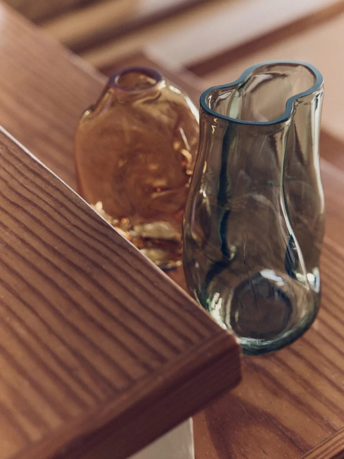 Jarrón de vidrio artesanal Gleam, 22 cm