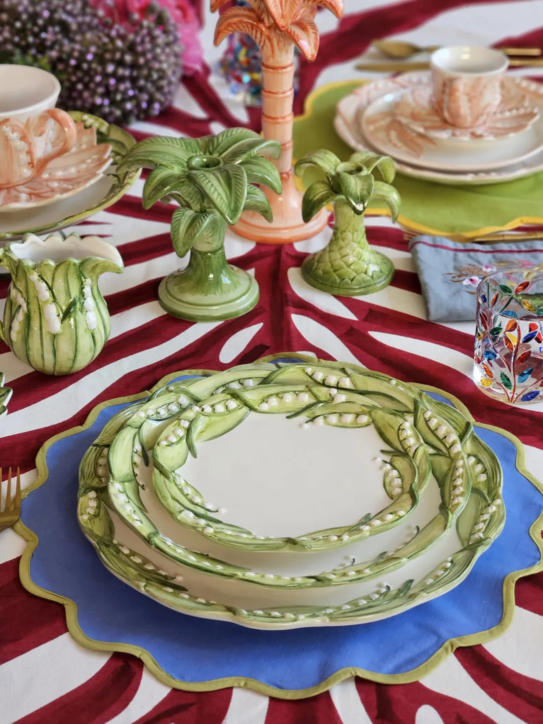 Lechera pintada a mano Lily of the Valley