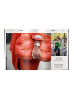 Libro ilustrado Timeless Treasures - The Fascination of Certified Pre-Owned Watches