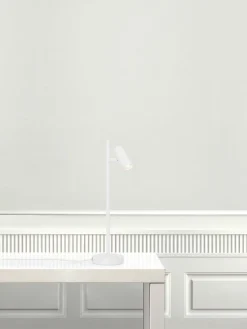 Lámpara de escritorio LED regulable Omari