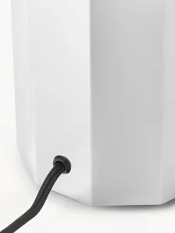 Lámpara de mesa con base de metal Lima