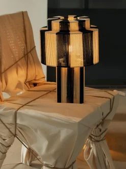 Lámpara de mesa de lino Lace