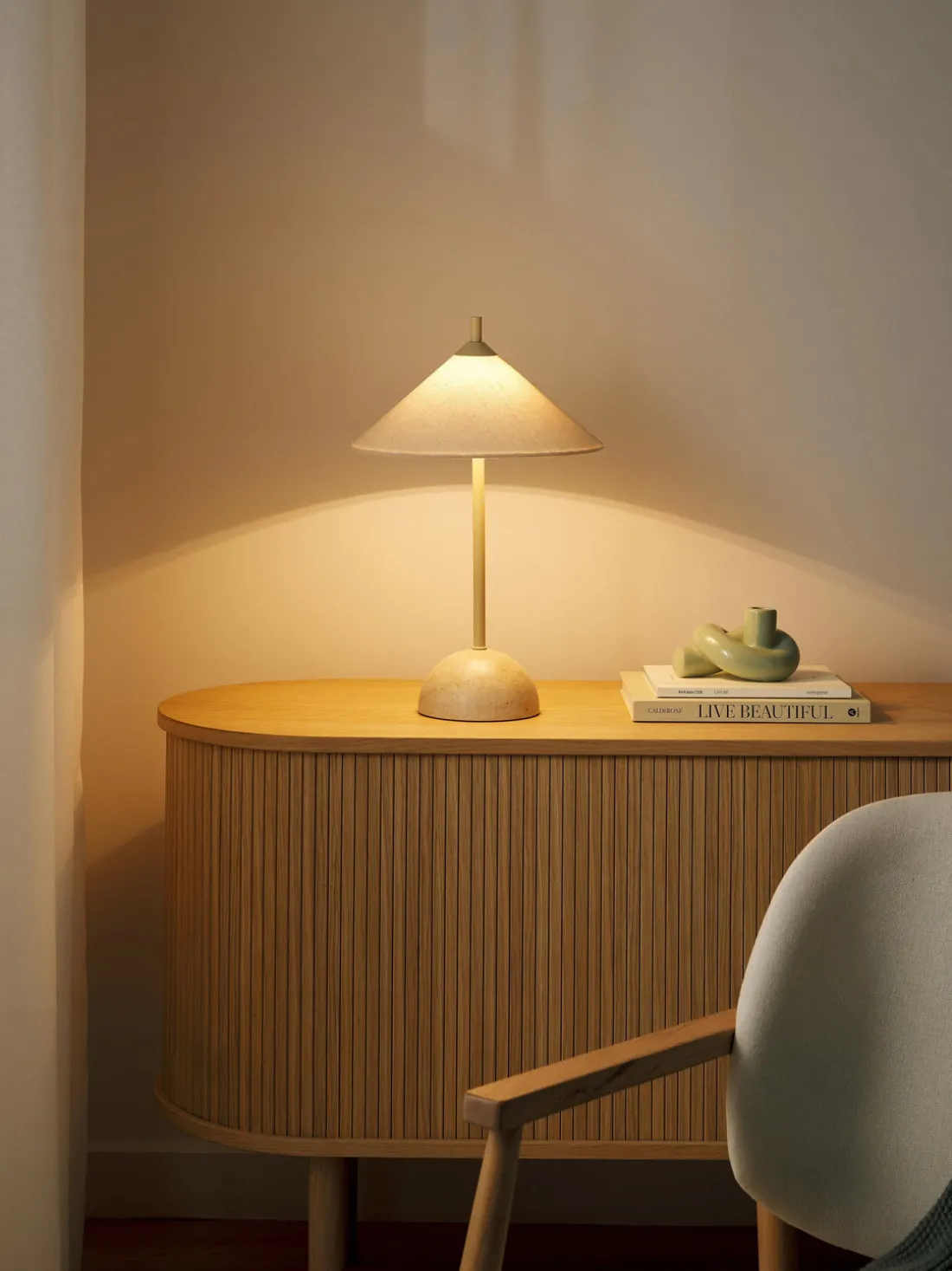 Lámpara de mesa de mármol Desto