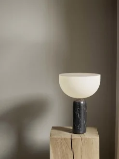Lámpara de mesa de mármol Kizu, tamaños diferentes