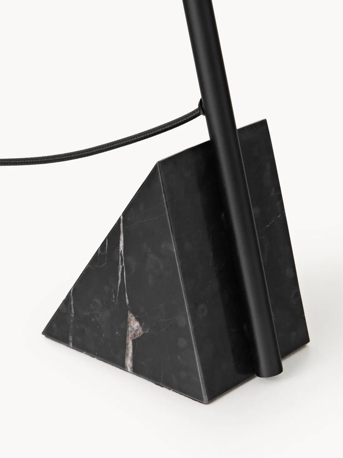 Lámpara de mesa grande con base de mármol Reyna