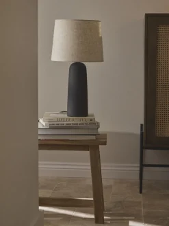Lámpara de mesa grande de cemento Kaya