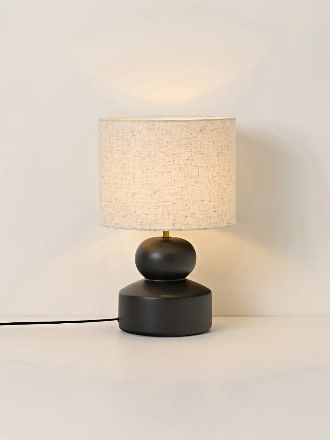 Lámpara de mesa grande de cerámica Georgina