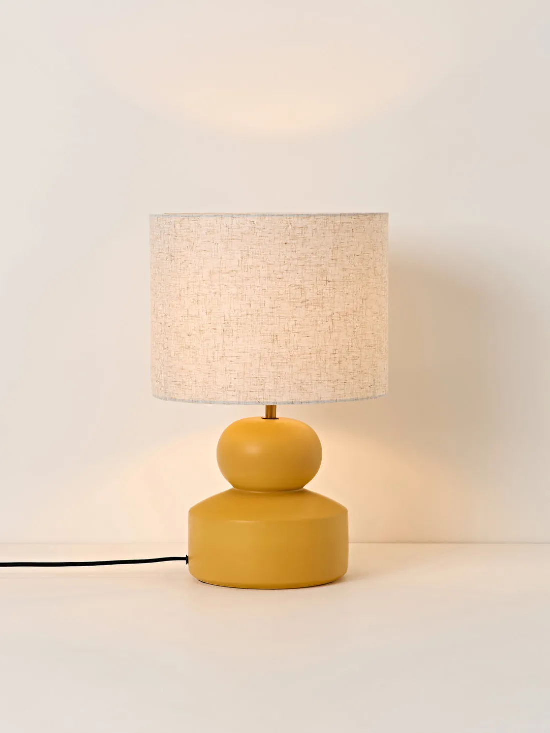 Lámpara de mesa grande de cerámica Georgina