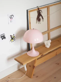 Lámpara de mesa LED Panthella, de diseño Verner Panton