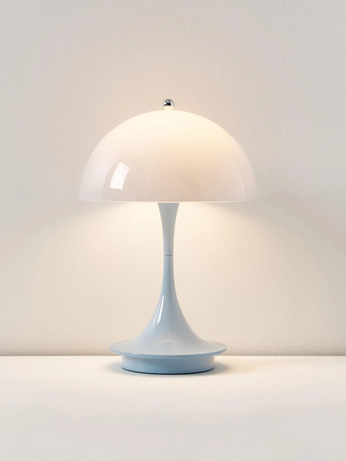 Lámpara de mesa LED regulable con temporizador Panthella, 24 cm, portátil