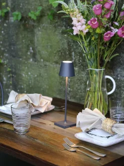 Lámpara de mesa LED regulable Poldina, portátil