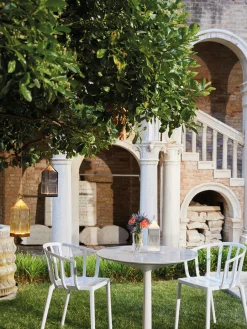 Lámpara de mesa LED regulable Lantern, portátil