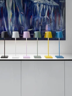 Lámpara de mesa para exterior LED regulable Trellia, portátil