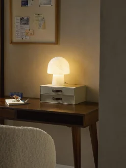 Lámpara de mesa pequeña en look mármol Talia