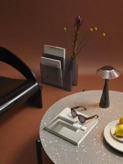 Lámpara de mesa pequeña LED Space, portátil