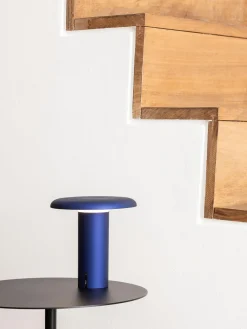 Lámpara de mesa pequeña LED regulable Takku, portátil