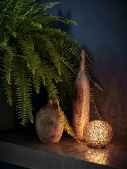 Lámpara de mesa pequeña LED regulable Mini Planet, portátil