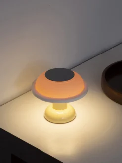 Lámpara de mesa pequeña LED regulable PL4, portátil