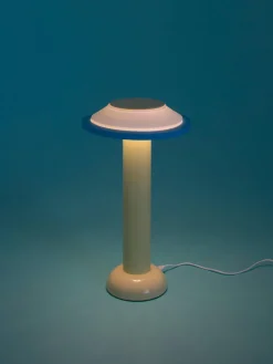 Lámpara de mesa pequeña regulable LED PL2, portátil