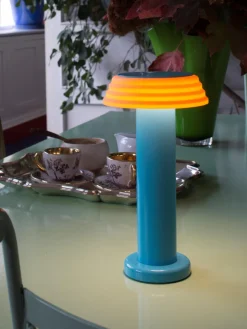 Lámpara de mesa pequeña regulable LED PL1, portátil