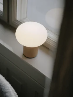 Lámpara de mesa pequeña regulable Karl-Johan, portátil