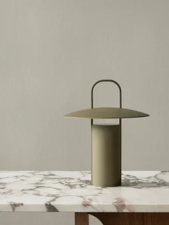 Lámpara de mesa regulable LED Ray, con puerto USB