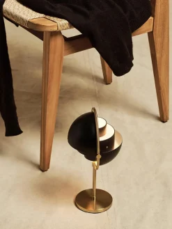 Lámpara de mesa regulable y ajustable Multi-Lite, portátil