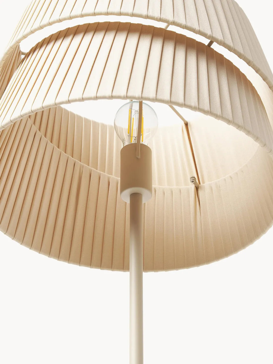 Lámpara de pie con pantala asimetrica Nyla