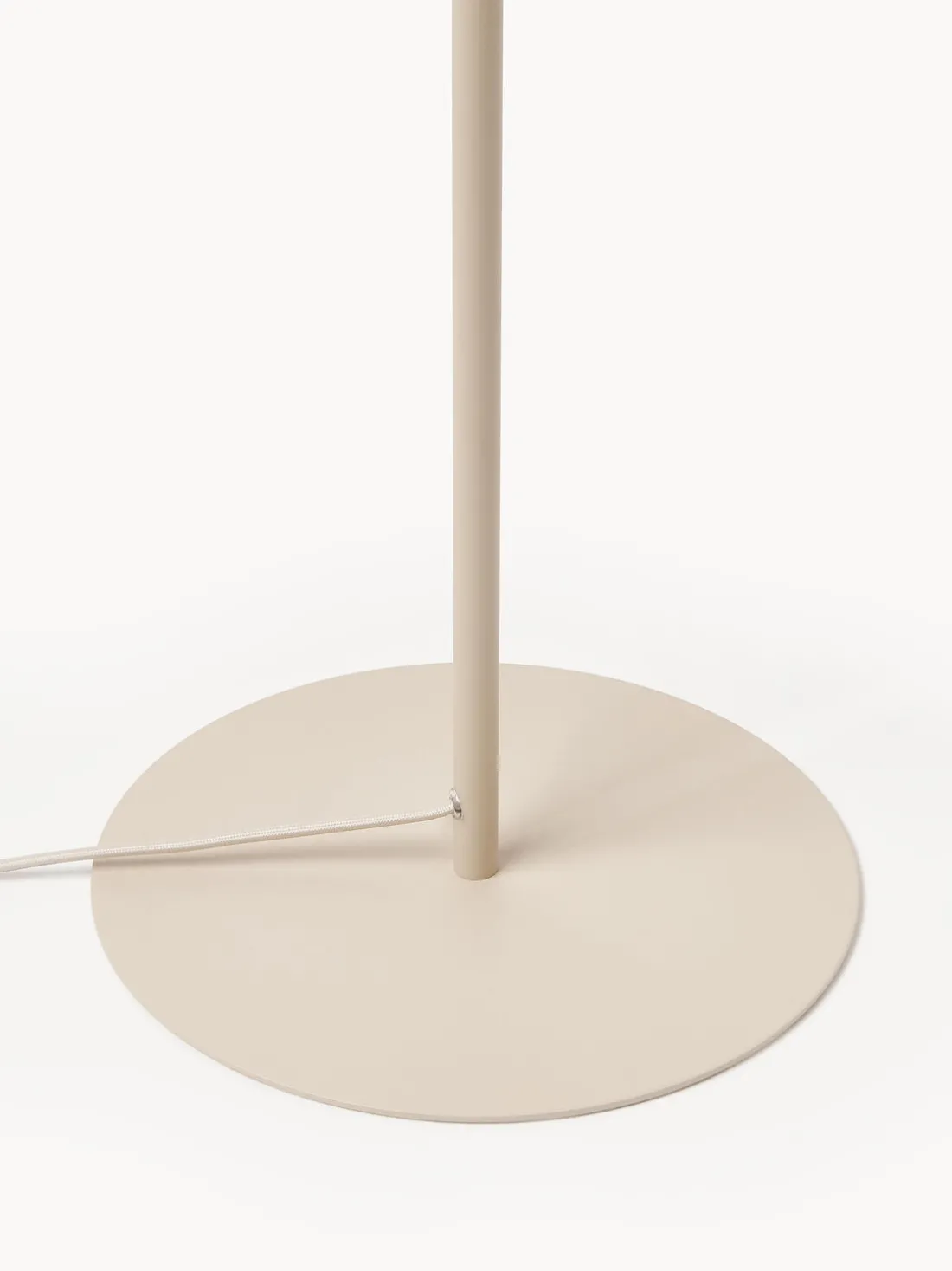 Lámpara de pie con pantala asimetrica Nyla