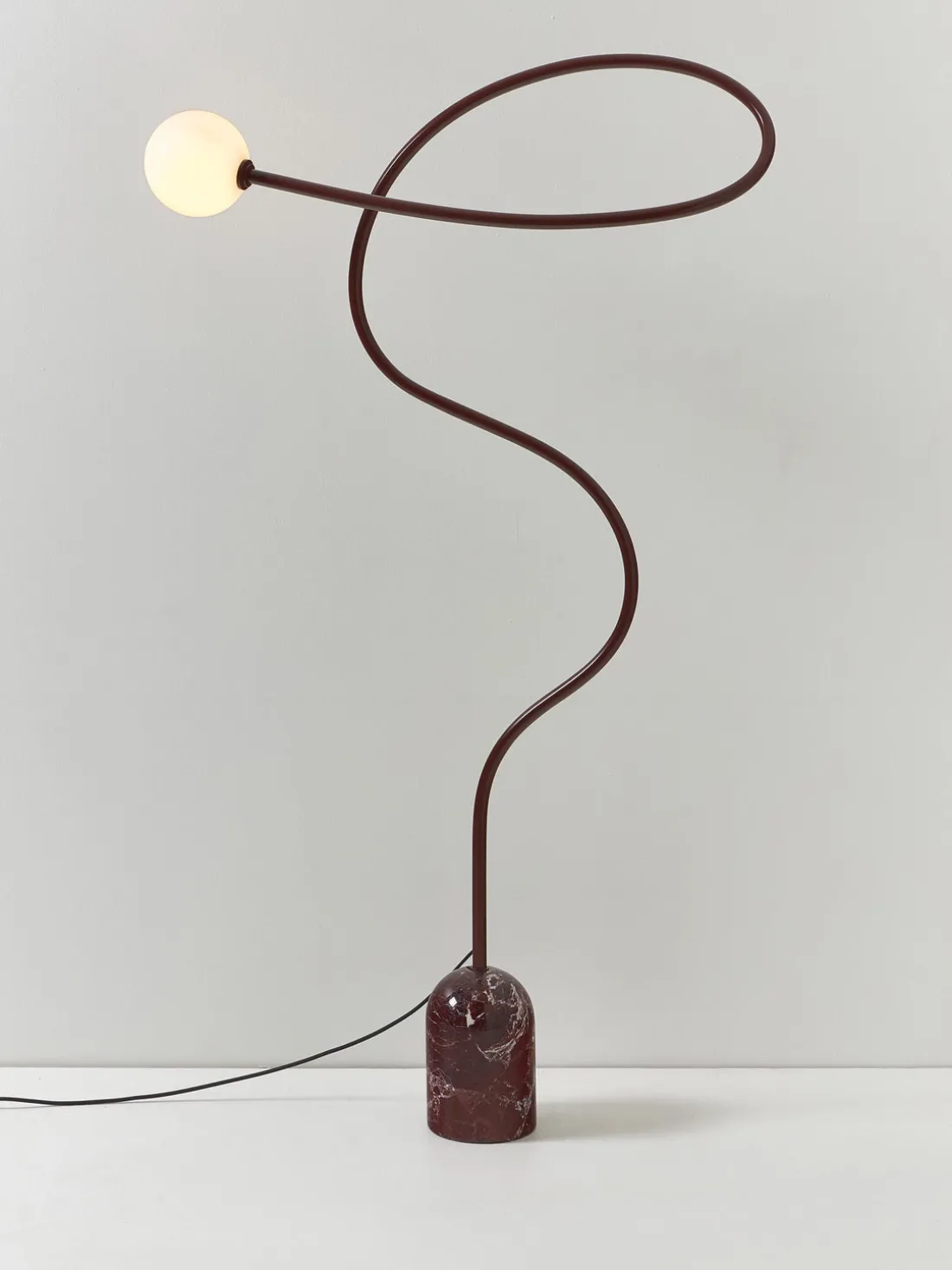 Lámpara de pie de mármol Alina