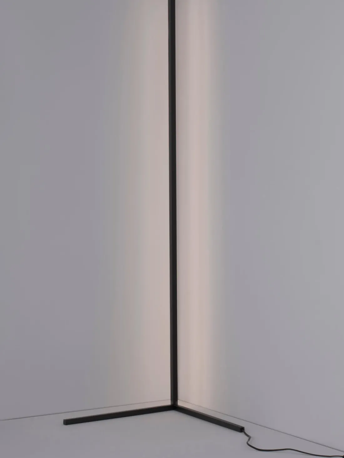 Lámpara de pie LED V-line