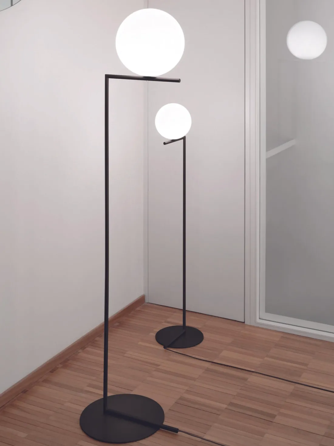 Lámpara de pie soplada regulable IC Lights