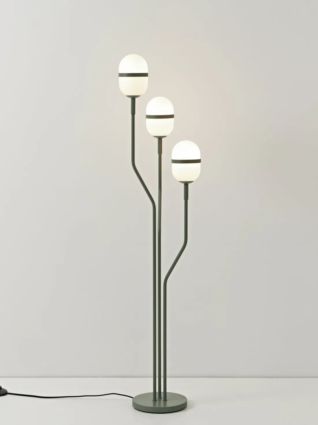 Lámpara de pie Yasna