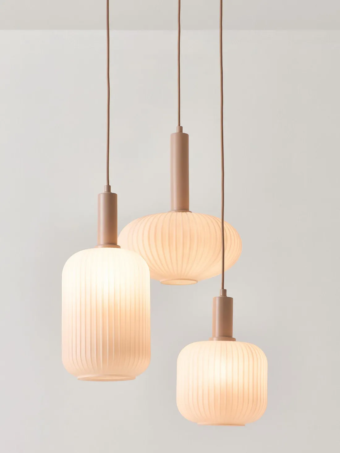 Lámpara de techo cluster de vidrio opalino Candela 2