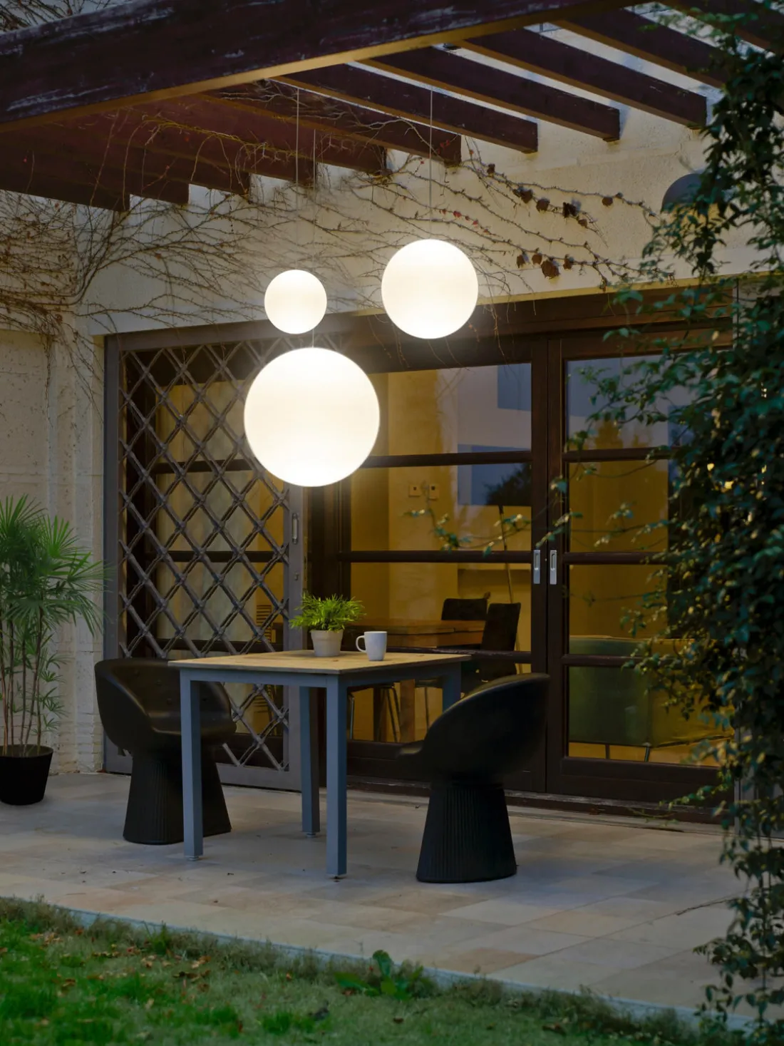 Lámpara de techo LED para exterior con mando a distancia Pianeta, portátil, tamaños diferentes