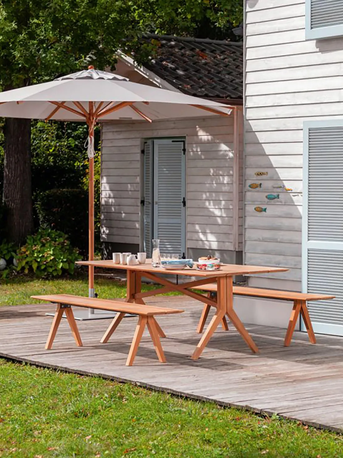 Mesa artesanal para exterior de madera de teca Loft, tamaños diferentes