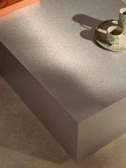 Mesa de centro en look metálico Lesley