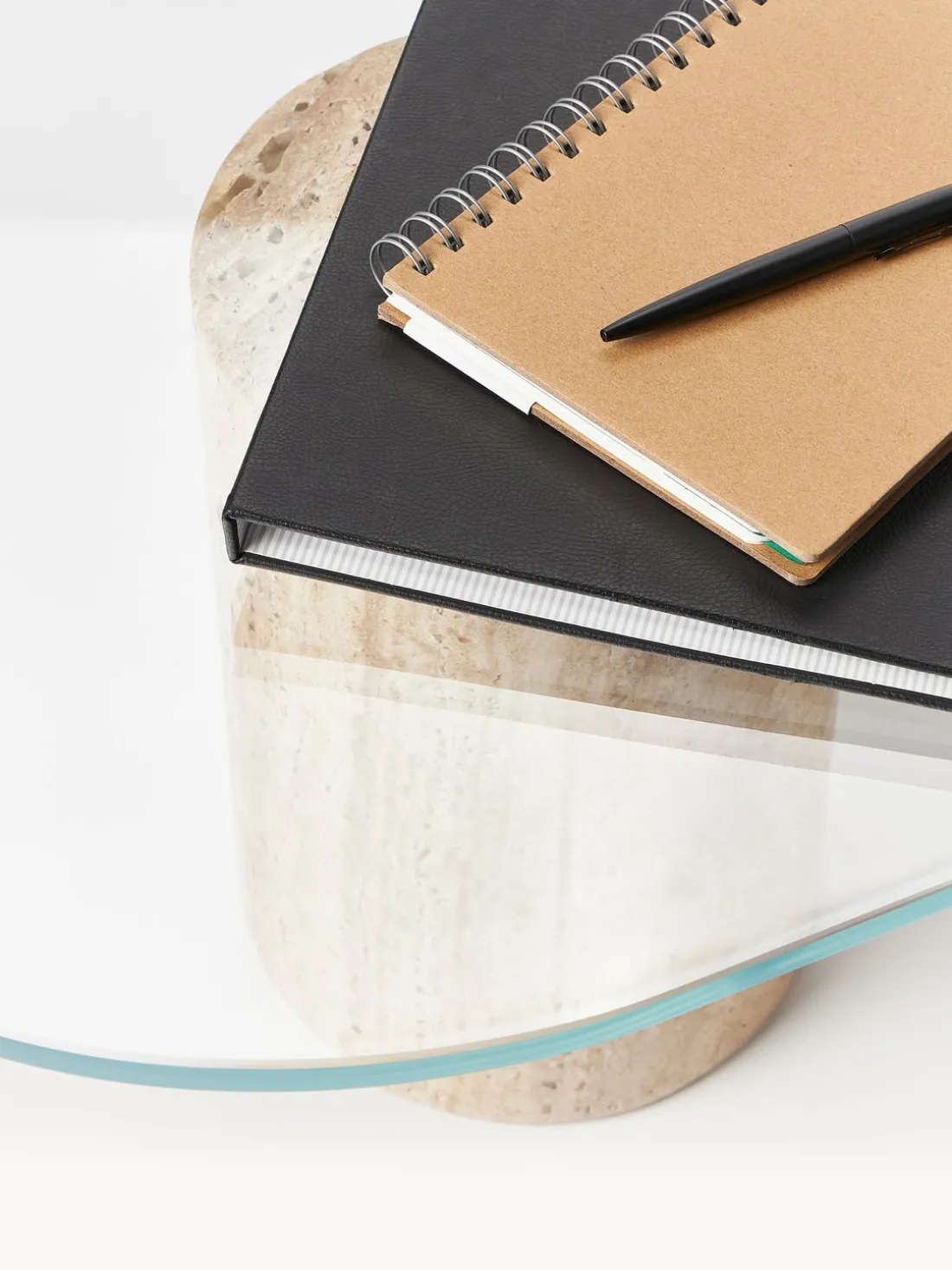 Mesa de centro ovalada grande Jonah