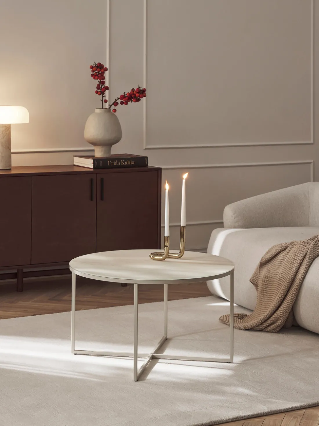 Mesa de centro redonda con tablero de vidrio en look travertino Antigua