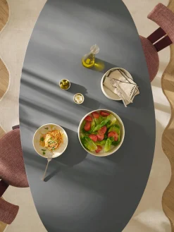 Mesa de comedor ovalada Sahra, tamaños diferentes