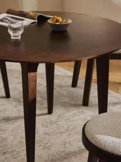 Mesa de comedor redonda de madera de mango Archie, tamaños diferentes