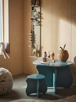 Mesa infantil de madera en forma orgánica Slope