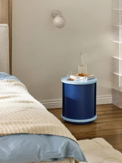 Mesilla de noche con puerta corredera Svea